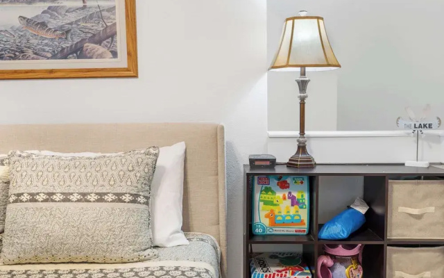 Peaceful Lakeview Escape - For 6