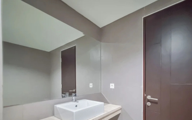 Spacious 1Br At Patraland Amarta Apartment