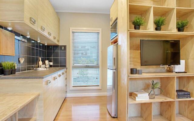 Sofia-Rose and Cottage