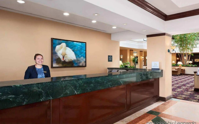 Embassy Suites by Hilton Dulles Airport