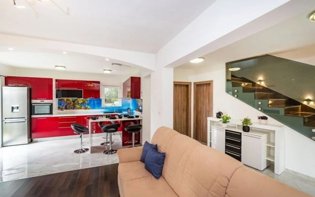 Urban and quiet holiday house Bianca