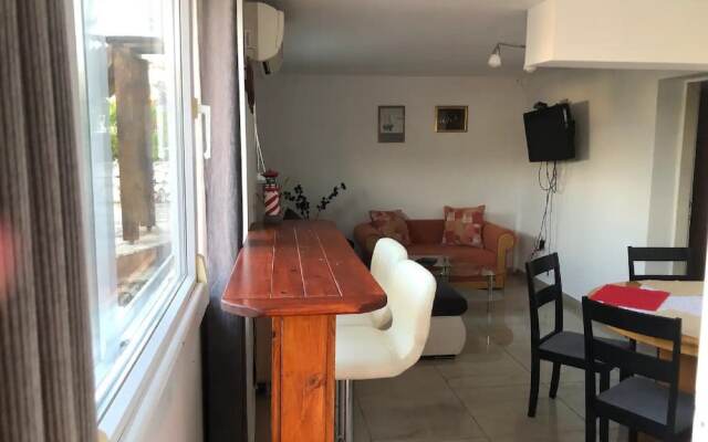 Seafront House Antonia