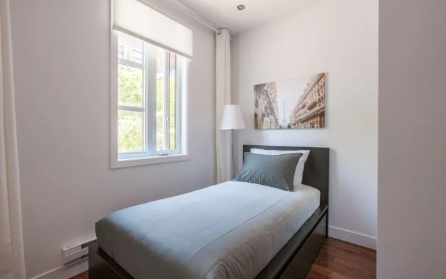 LMVR - LuxApt 3 - 7 bedrooms 2 bathrooms