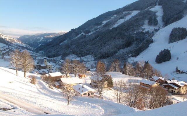 Saalbach Apartments Landhaus Bernkogel