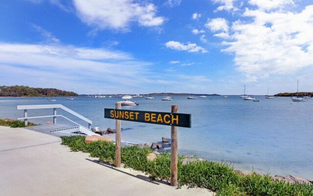 Sunset Court, Unit 1, 3 Resthaven Avenue
