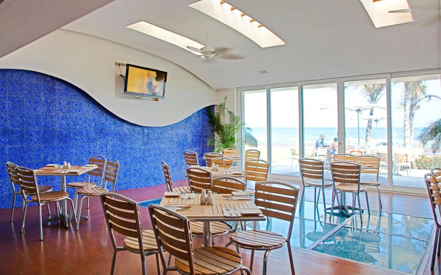 Artisan Family Hotels And Resorts Playa Esmeralda