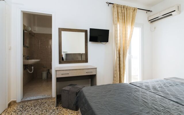 Nikos Hotel