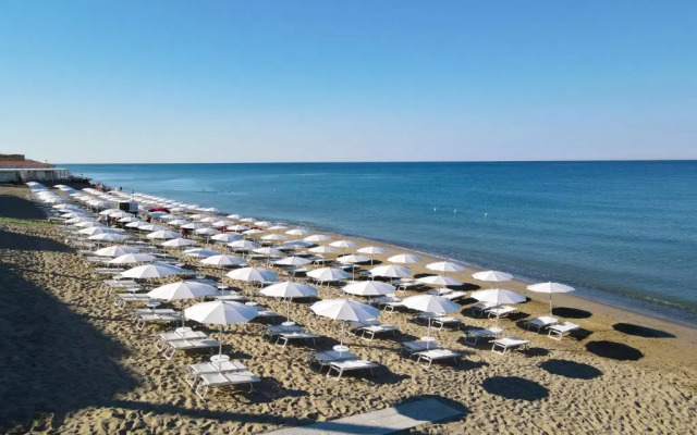 Eleamare Resort
