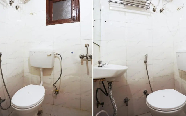 Discovery Deluxe by OYO Rooms