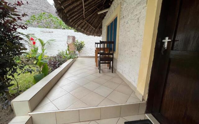 Lovely 5-bed Room House With a Swimming Pool