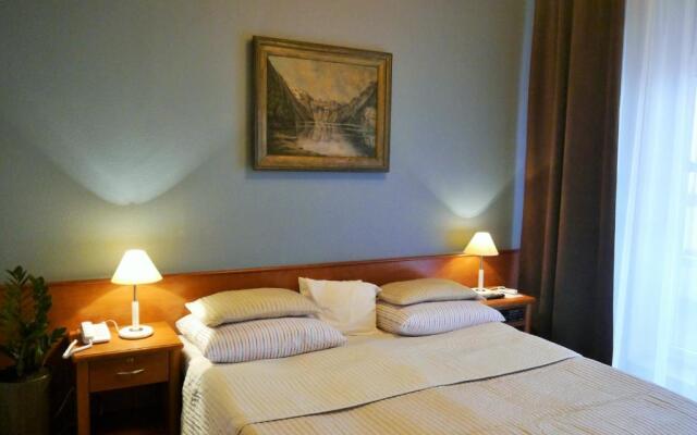 Hotel Bast