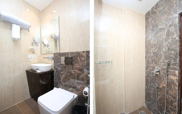 Arista Hotel by OYO Rooms