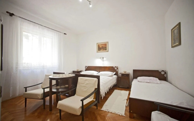 Villa Marijeta - 20 m From sea - H