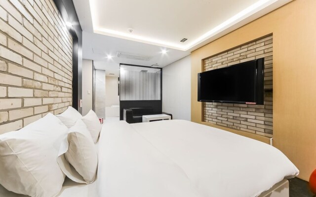 Gimhae Eobangdong Arietty Hotel A