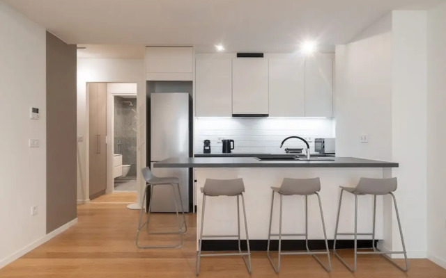 LIV Athinum 1 - Luxury Apartment 4C