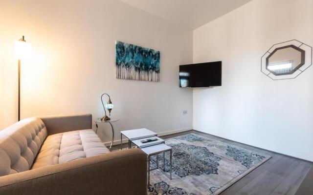 Tanzanite - 5 Bedroom House / Sleeps 10