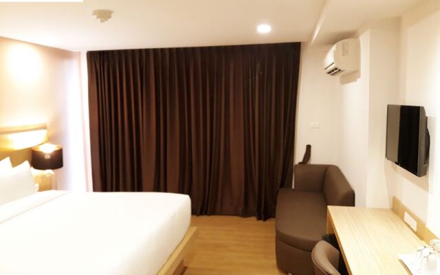 New Square Patong Hotel
