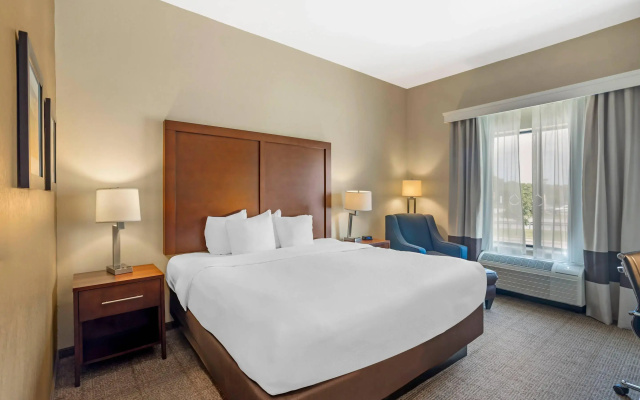 Comfort Inn & Suites