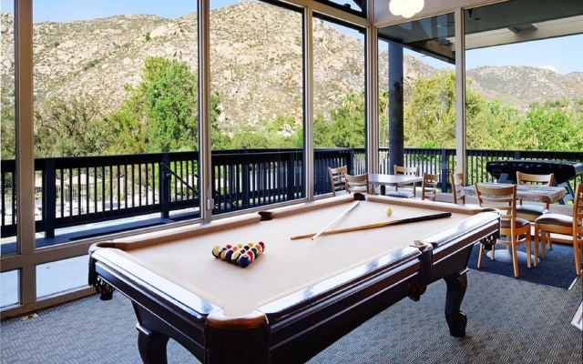 Riviera Oaks Resort