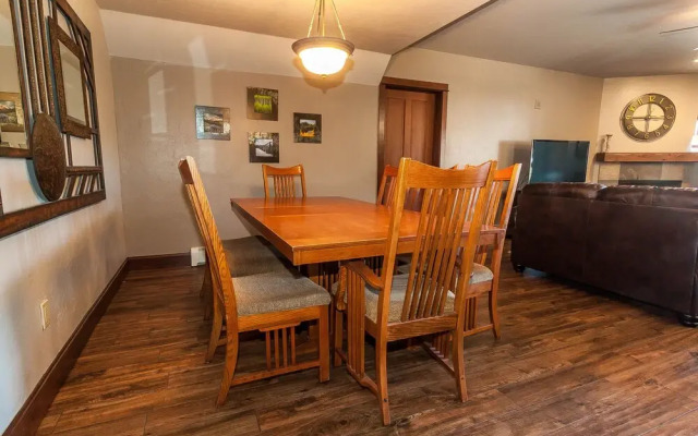 Oro Grande by Summit County Mountain Retreats