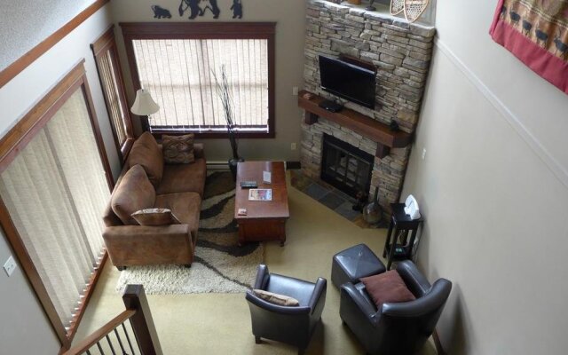 Wildwood Lodge by Peak to Green Accommodations