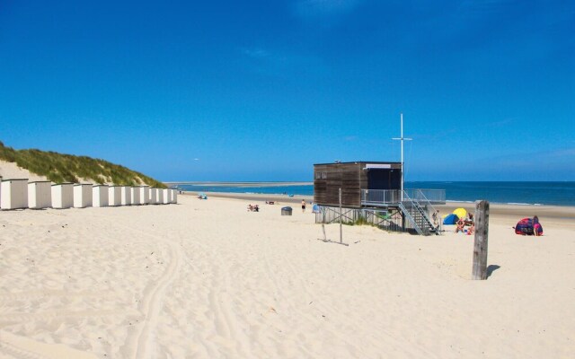 Nice Home in Renesse With Wifi and 2 Bedrooms
