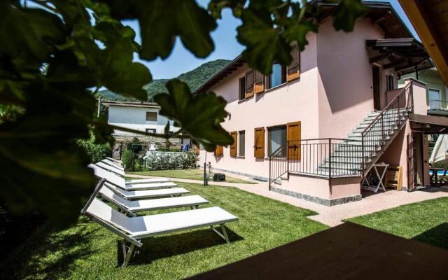 Laura's Holiday House on Como Lake