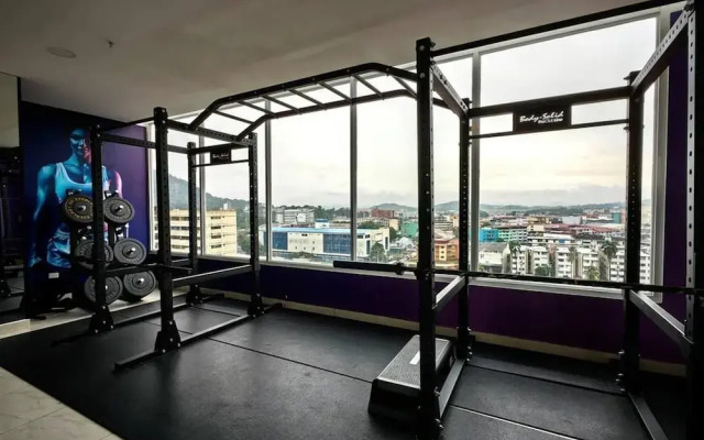 Room-sofa Bed Stay Rooftop Pool & Gym, A