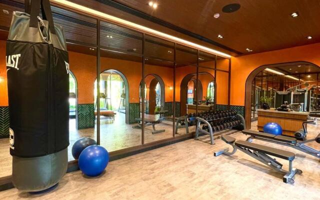 La habana 54 with large balcony and pool view!