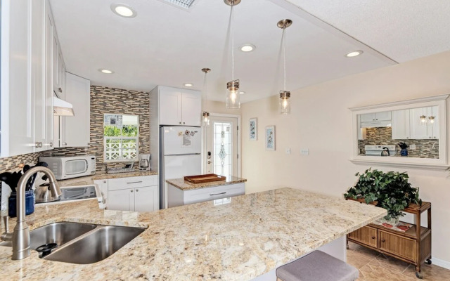 Polynesian Gardens Villa P6 by Vtrips