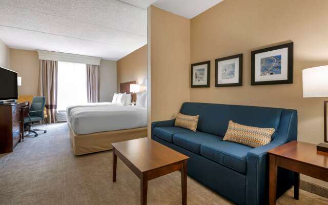 Comfort Suites Near Universal Orlando Resort