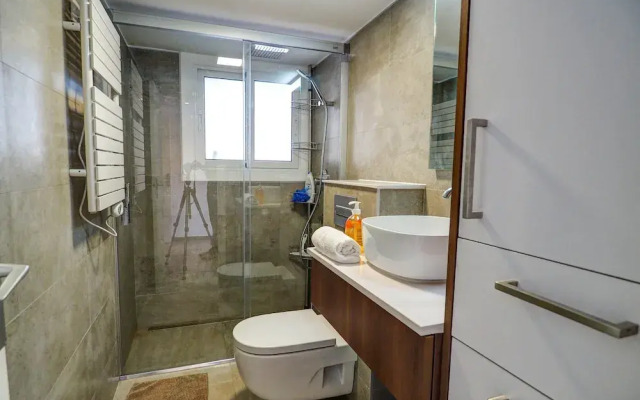 Chic Sea View Apartment