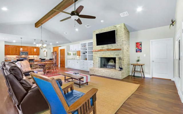 Beautiful Lakefront Cabin Something For Everyone