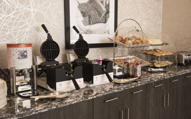 Hampton Inn & Suites by Hilton Thunder Bay