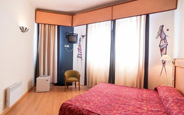 Tana Hotel