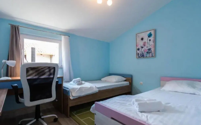 Cozy Three Bedroom Apartment With Terrace in Zadar