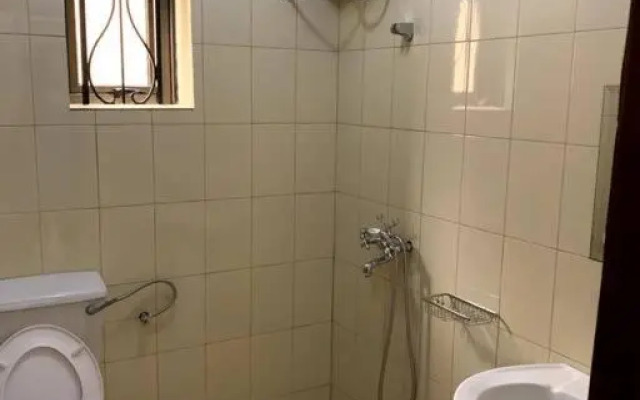 Cozy 2-bedroom Apartment within city limits.