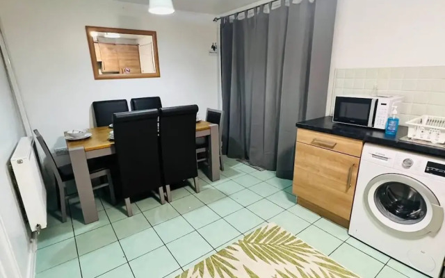 3bedroom- Near to Station-private Garden-wifi