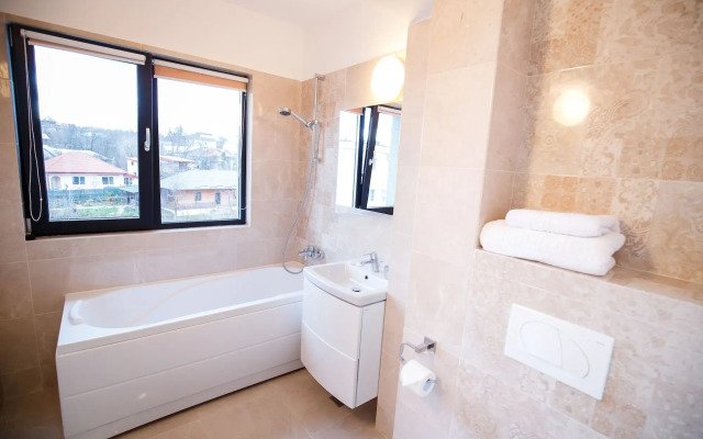 Metropolitan Iassium Luxury Suites