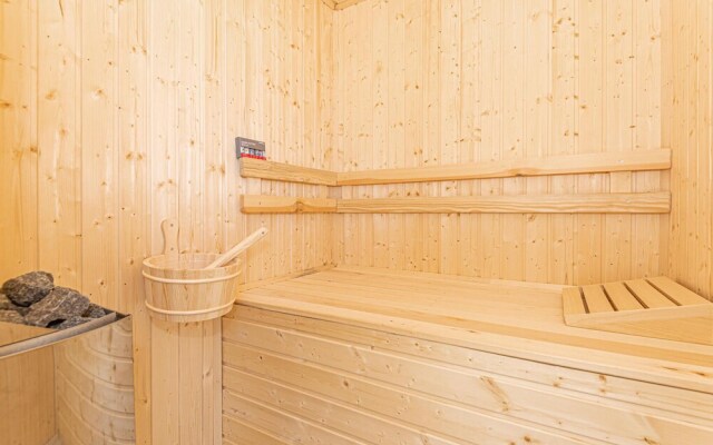 Beautiful Home in Brodarica With Wifi and 4 Bedrooms