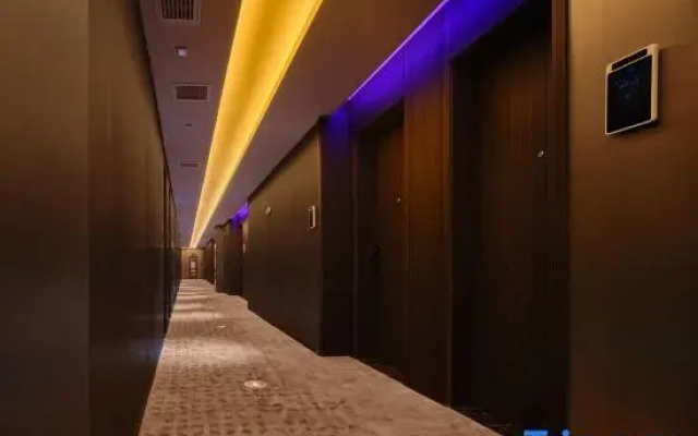 Sports Hotel (Wuyi Square)