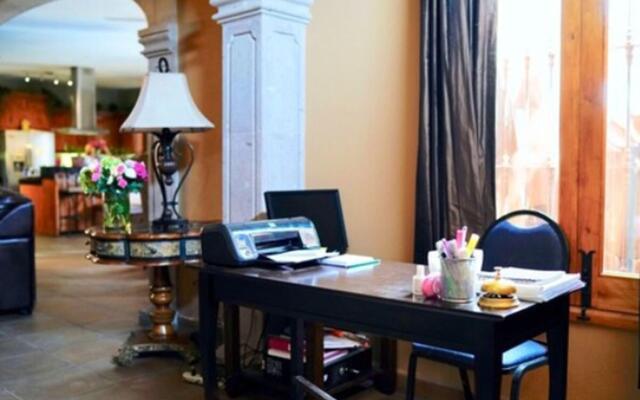 Tadeo Inn Bed & Breakfast