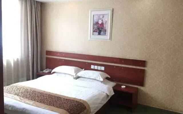 Xixia Chaoyue Business Hotel