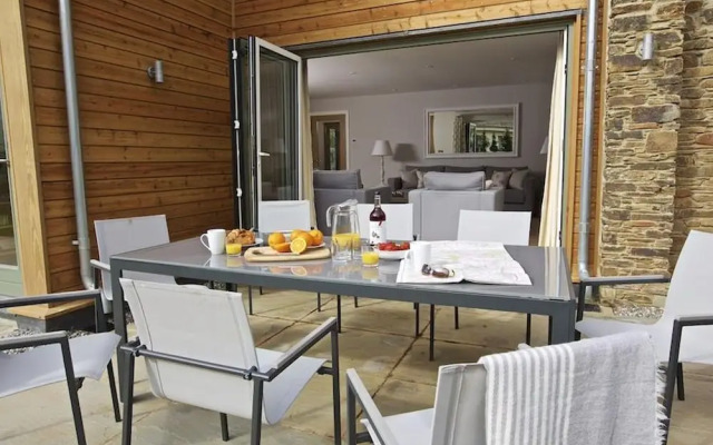 3 The Drive, Hillfield Village