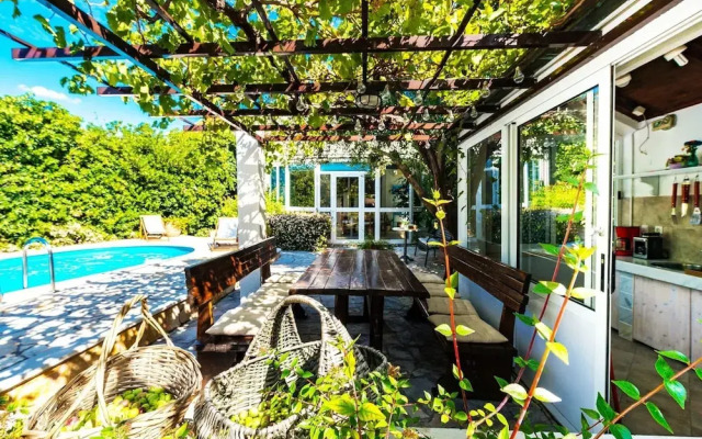 Villa Piano - Four Bedroom Villa With Terrace and Swimming Pool