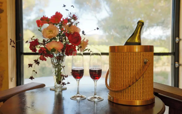 Old Chaff Mill Retreat - - luxury vineyard accommodation