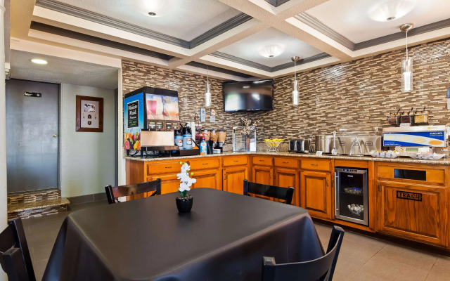 Best Western Montis Inn