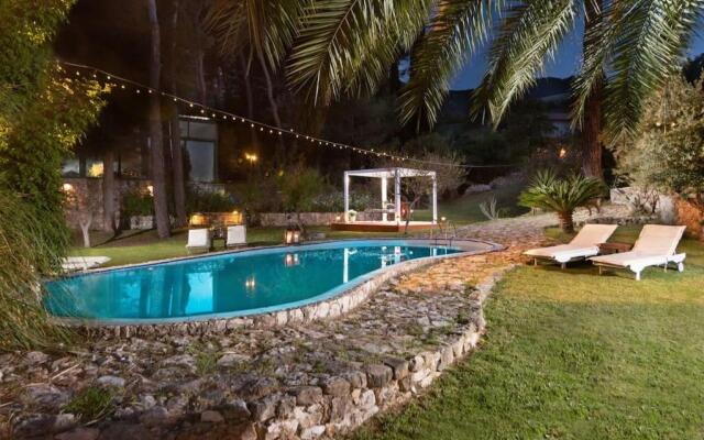 3 BD Luxurious villa with agriculture surroundings