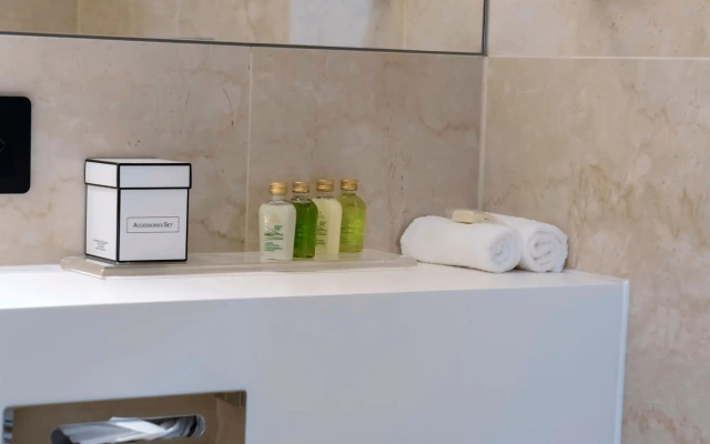 Nash Suites Airport Hotel