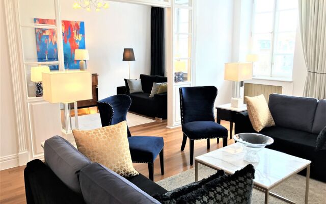 MONDRIAN Luxury Suites & Apartments Old Town Market Square